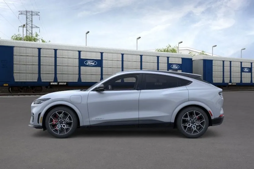 2025 Ford Mustang Mach-E GT photo 1