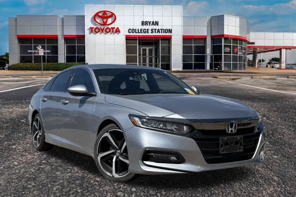 2018 Honda Accord Sport 2.0T photo 1