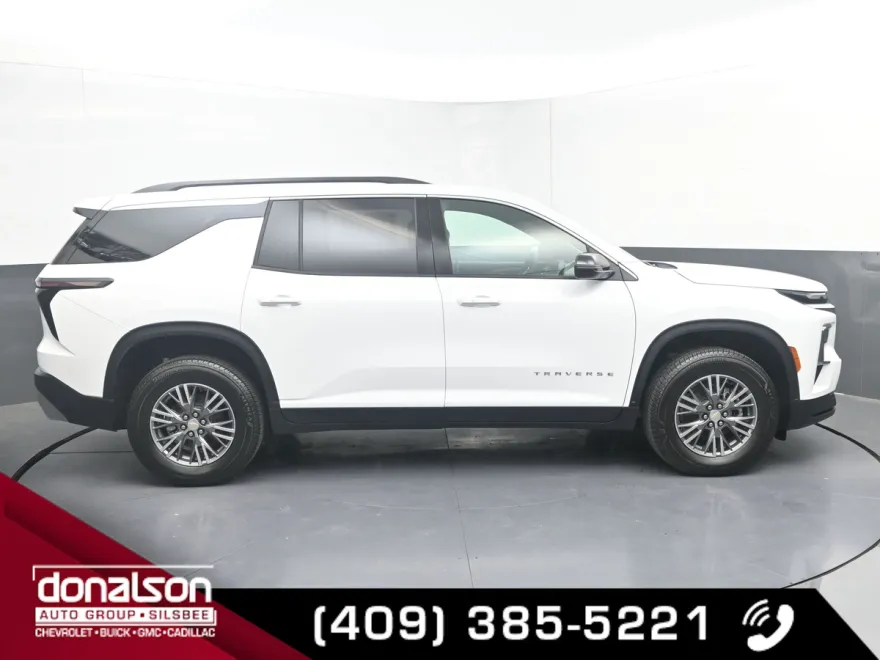 2026 Chevrolet Traverse photo 1