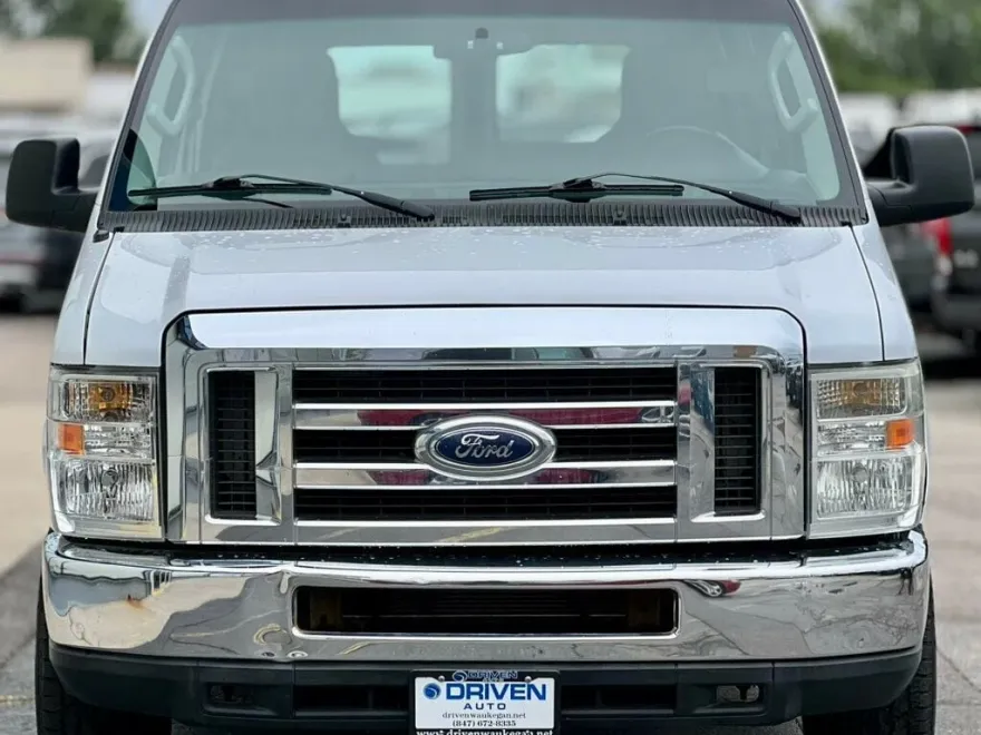 2009 Ford E-250 photo 1