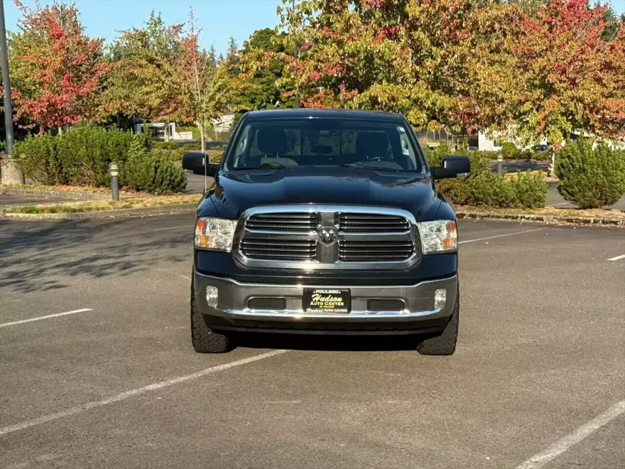 2015 Ram 1500 SLT photo 1