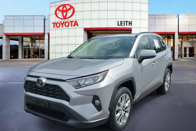 2020 Toyota RAV4 XLE Premium photo 1