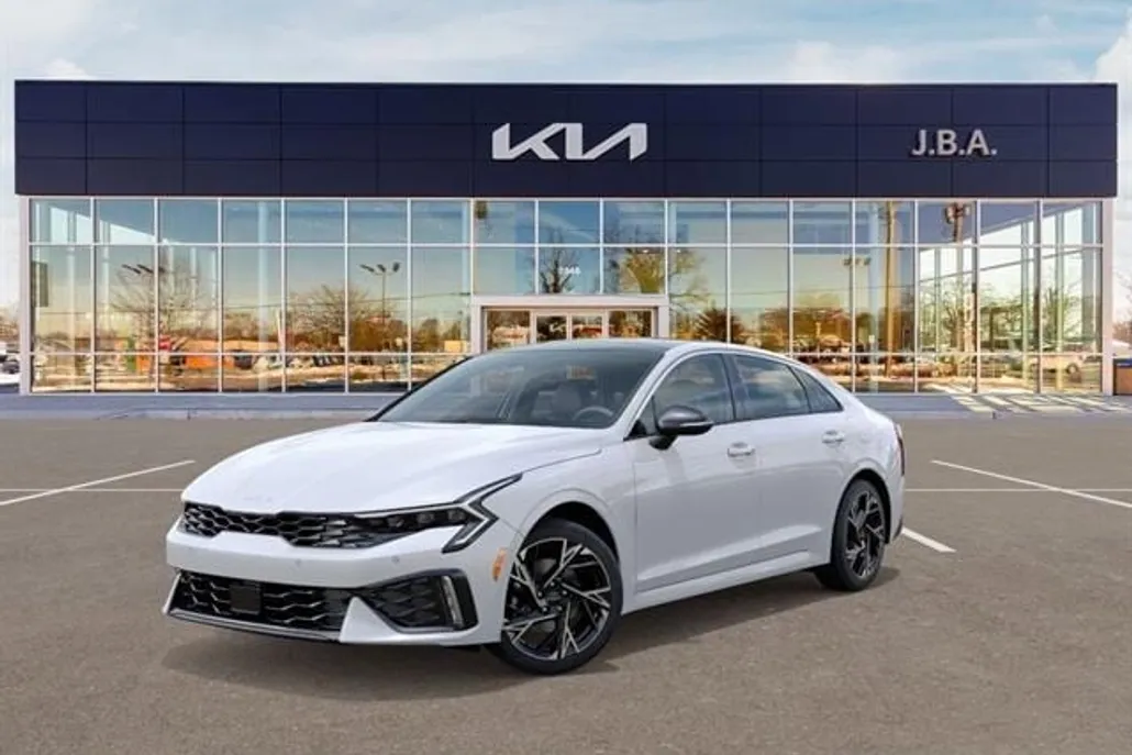 2025 Kia K5 GT-Line photo 1
