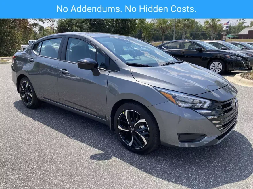 2025 Nissan Versa SR photo 1
