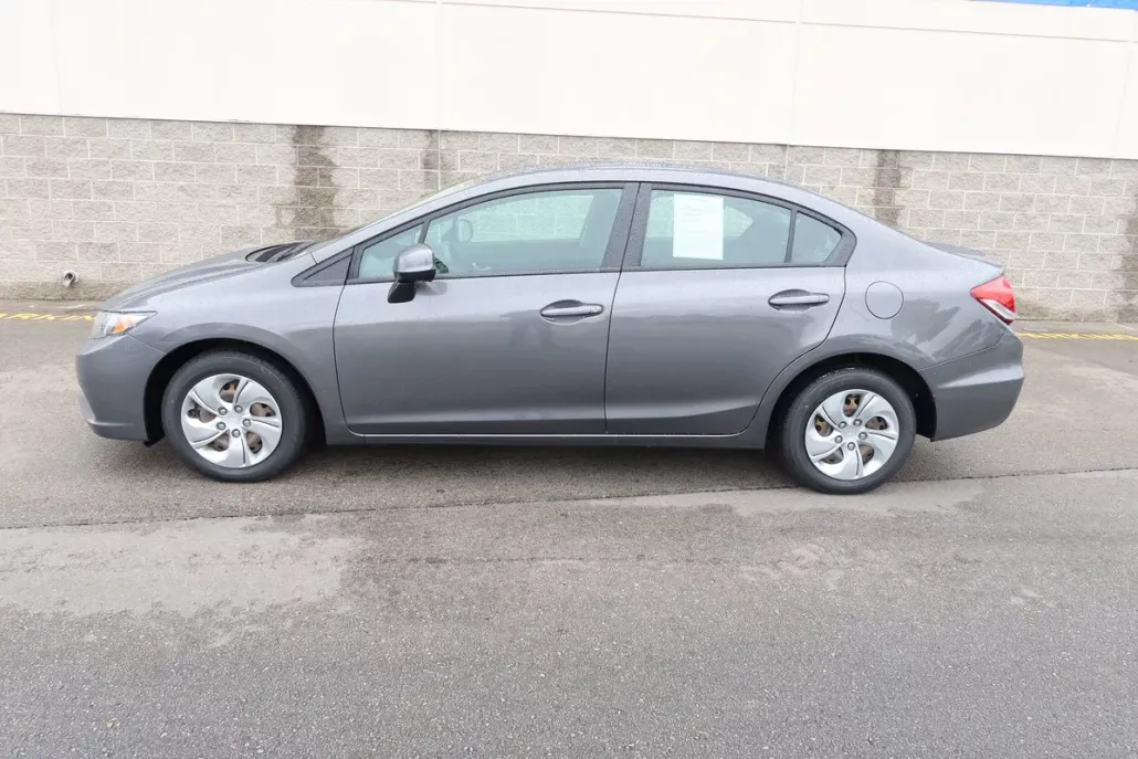 2013 Honda Civic LX photo 1