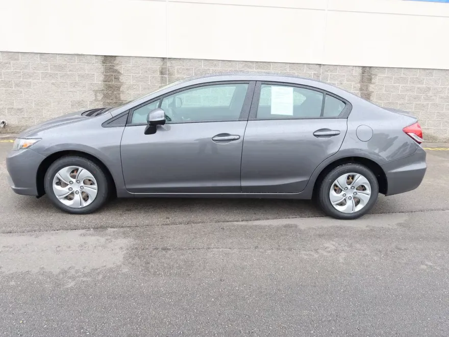 2013 Honda Civic LX photo 1