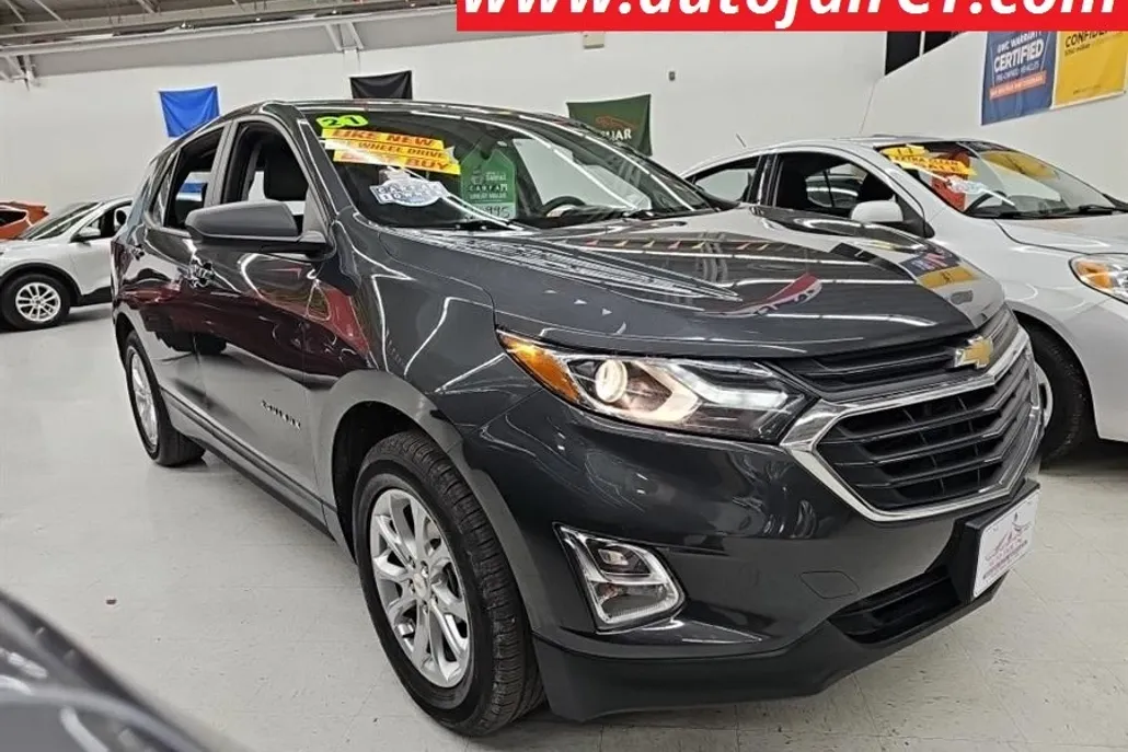 2021 Chevrolet Equinox LS photo 1