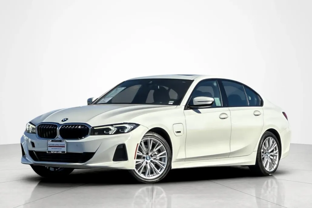 2023 Bmw 330e photo 1