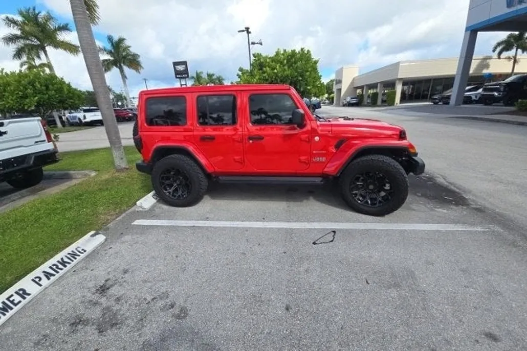 2024 Jeep Wrangler Sahara photo 1