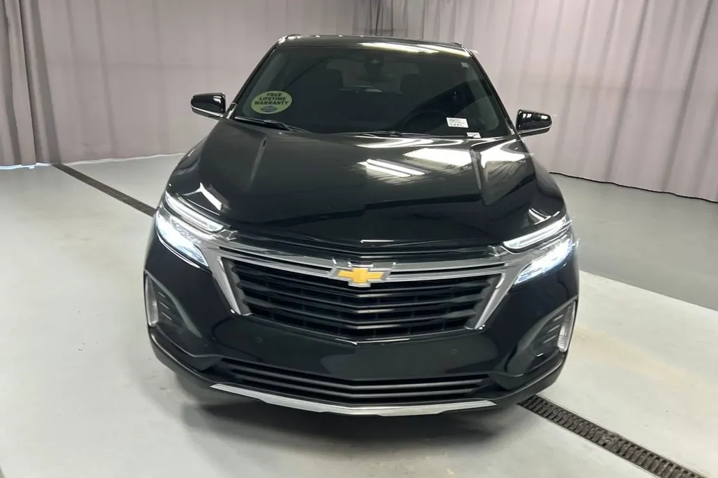 2024 Chevrolet Equinox LT photo 1