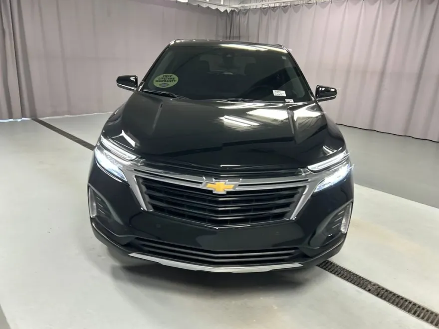 2024 Chevrolet Equinox LT photo 1