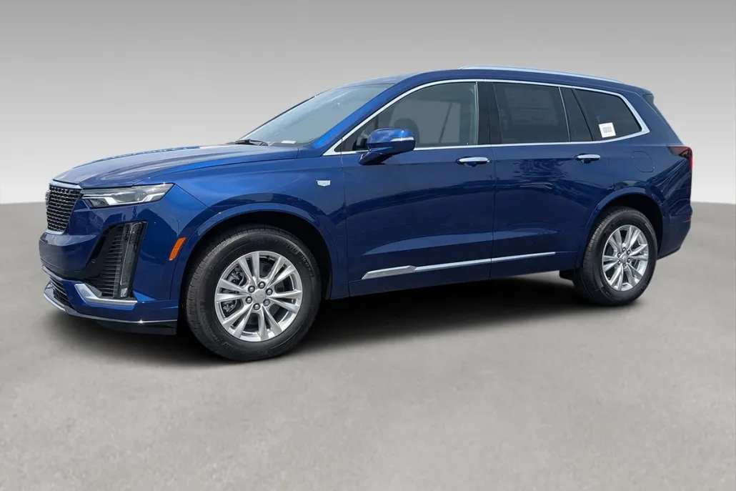 2025 Cadillac XT6 Luxury photo 1