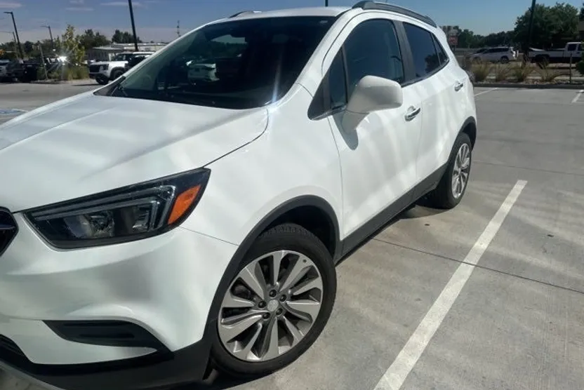 2020 Buick Encore Preferred photo 1