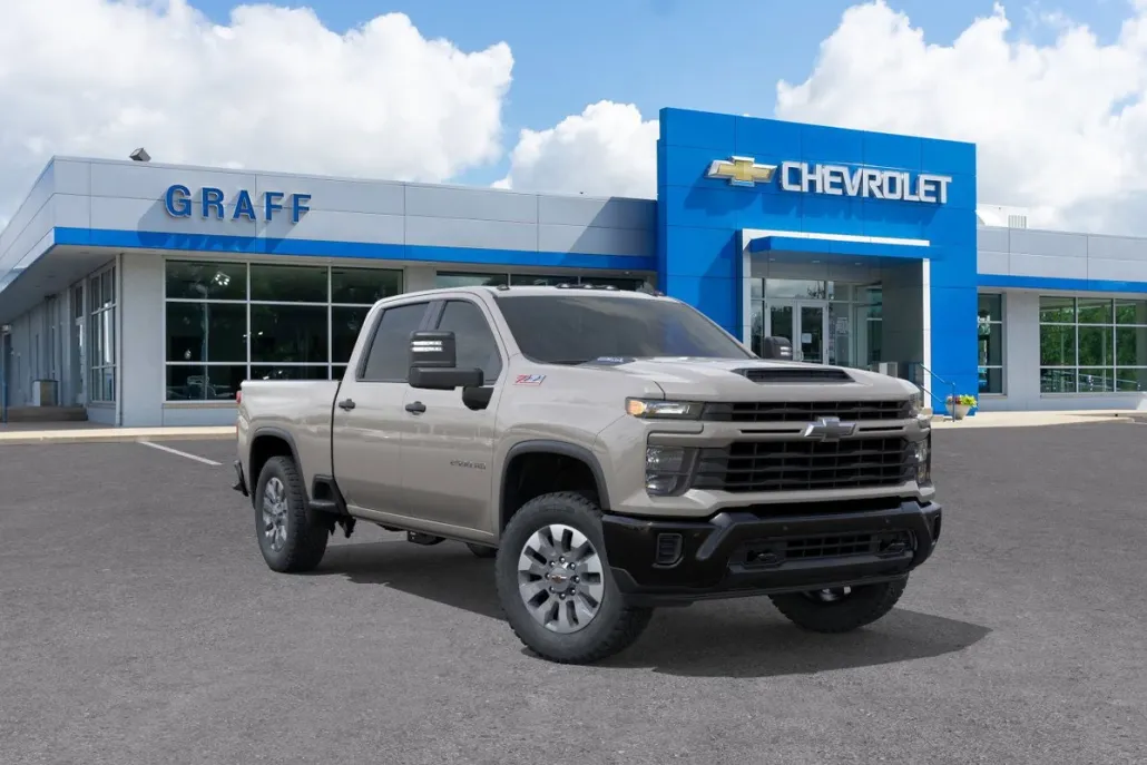 2026 Chevrolet Silverado Custom photo 1