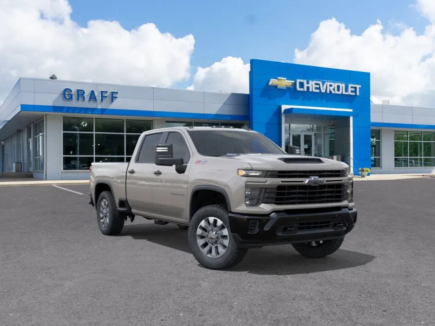 2026 Chevrolet Silverado Custom photo 1