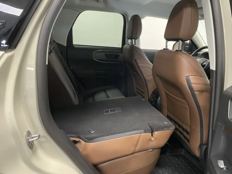 2025 Ford Bronco Sport Outer Banks photo 1