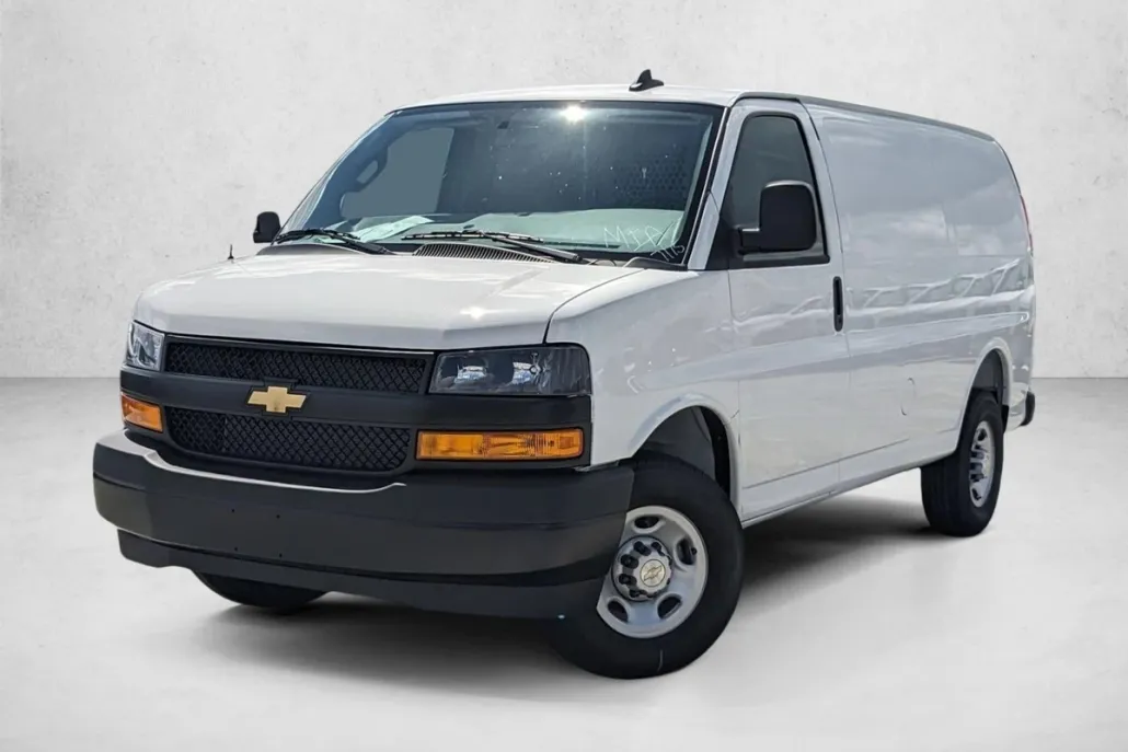 2025 Chevrolet Express Cargo 2500 Base photo 1