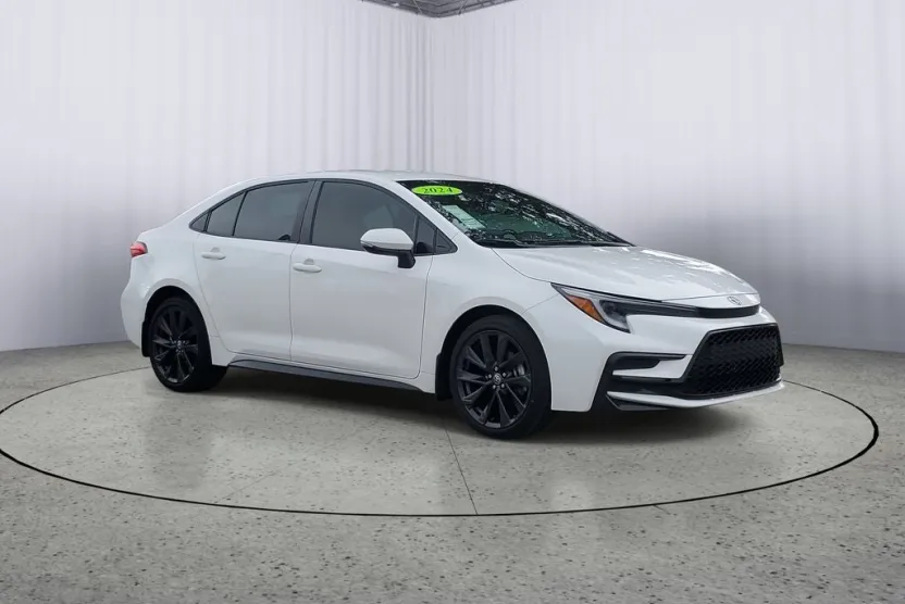 2024 Toyota Corolla SE photo 1