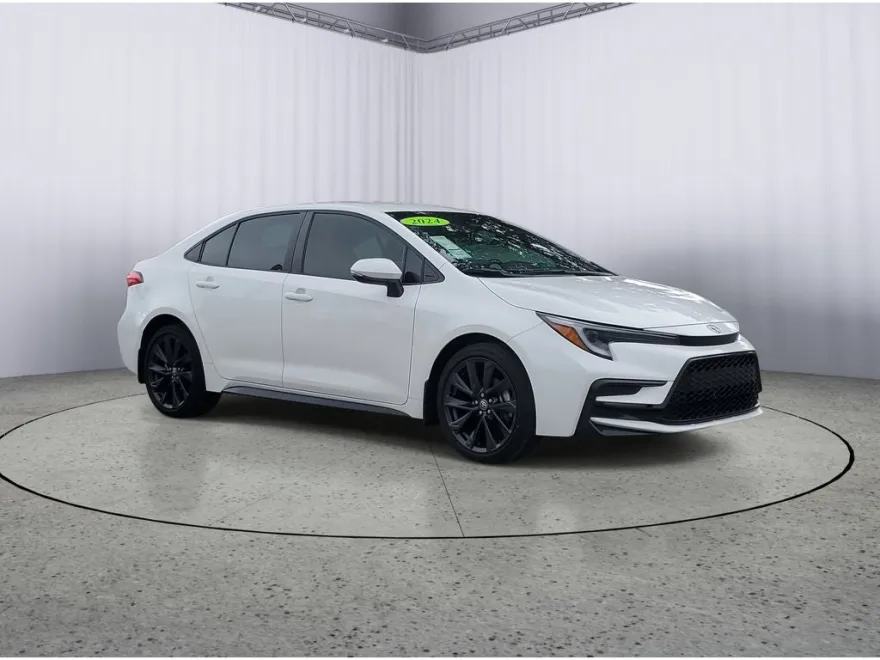 2024 Toyota Corolla SE photo 1