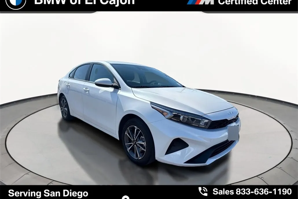 2023 Kia Forte LXS photo 1