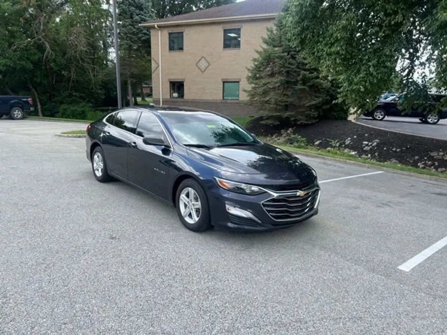 2022 Chevrolet Malibu photo 1