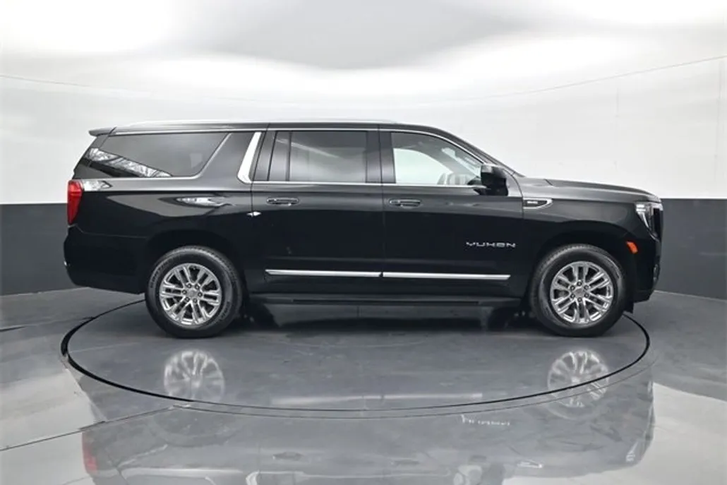 2024 Gmc Yukon XL SLT photo 1