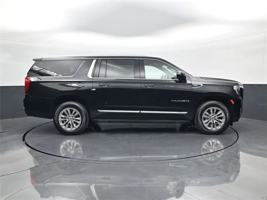 2024 Gmc Yukon XL SLT photo 1