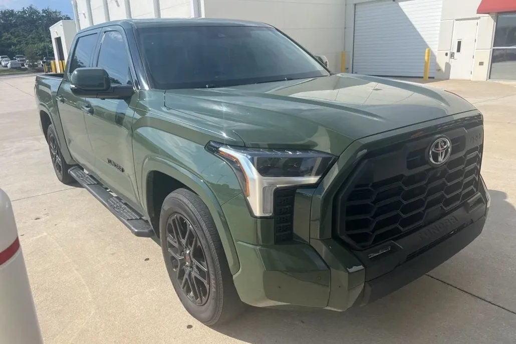 2023 Toyota Tundra SR5 photo 1