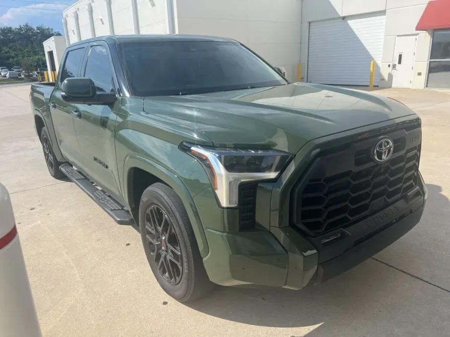 2023 Toyota Tundra SR5 photo 1