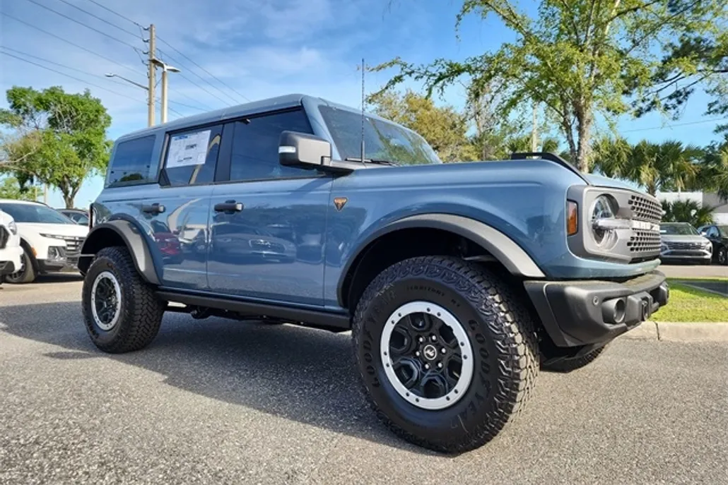 2025 Ford Bronco Badlands photo 1