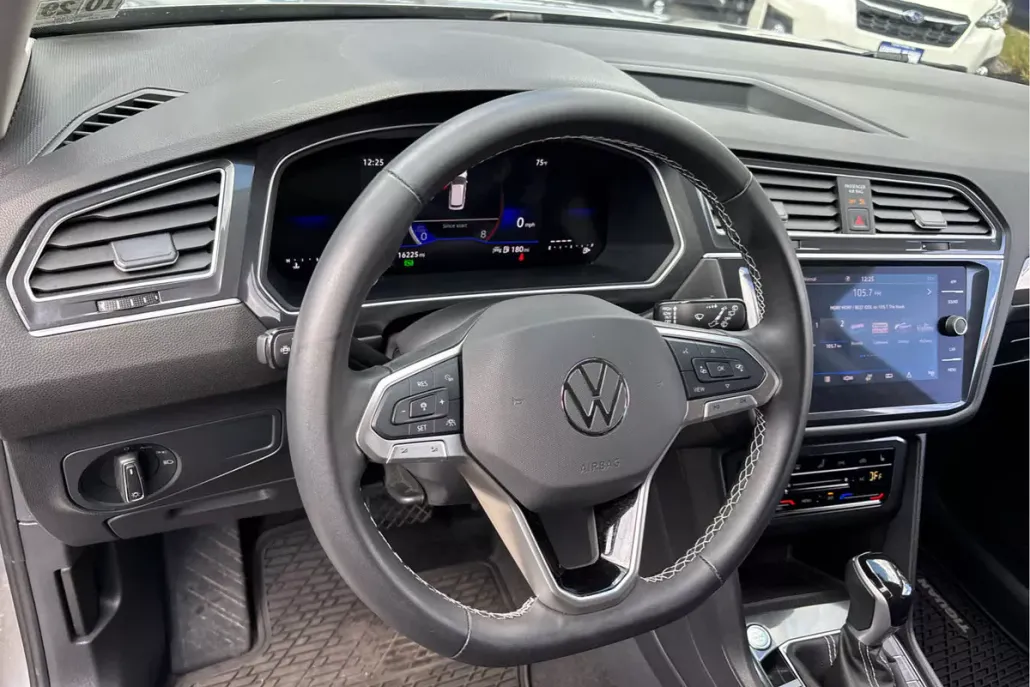 2024 Volkswagen Tiguan SE Wolfsburg Edition photo 1