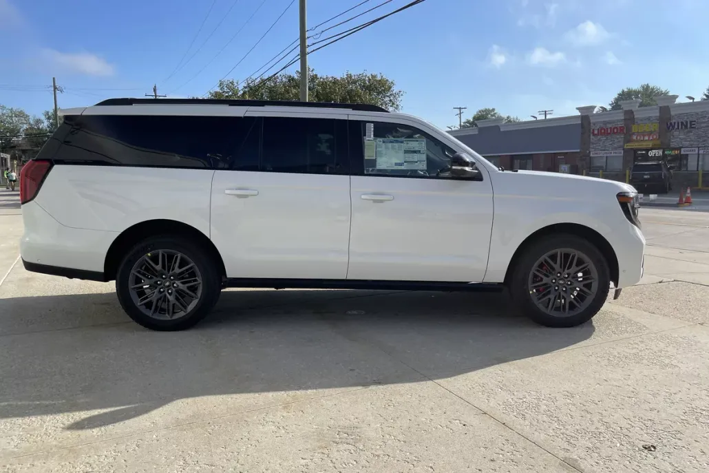 2025 Ford Expedition Platinum MAX photo 1