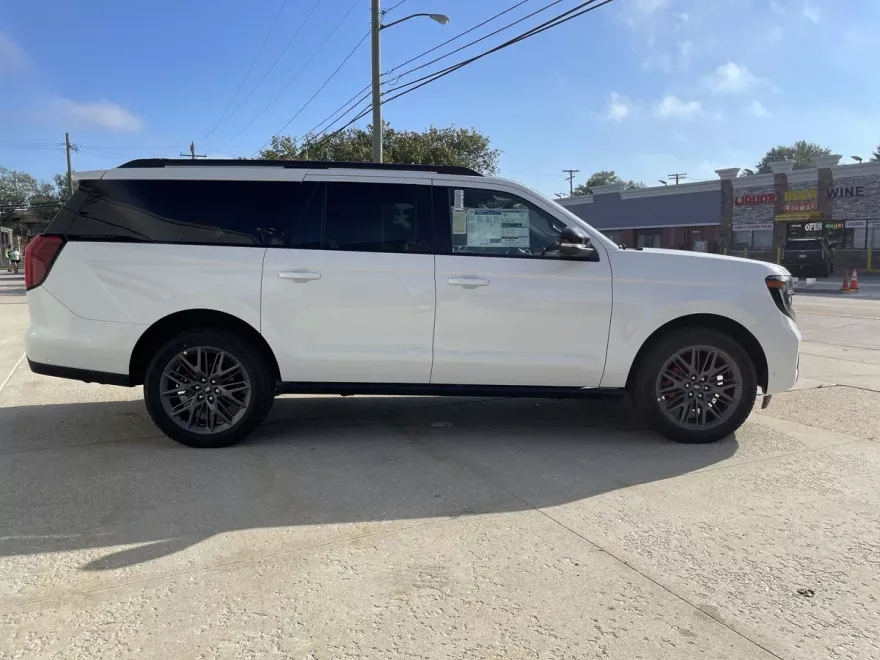 2025 Ford Expedition Platinum MAX photo 1