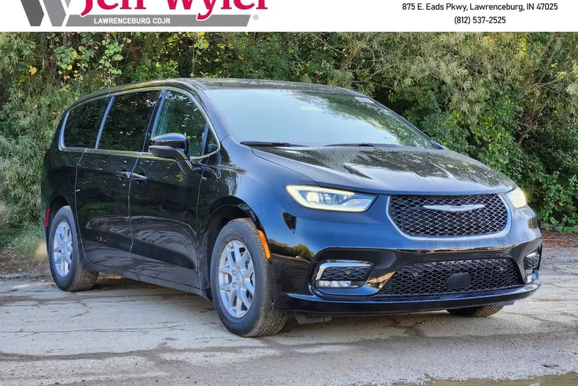 2026 Chrysler Pacifica photo 1