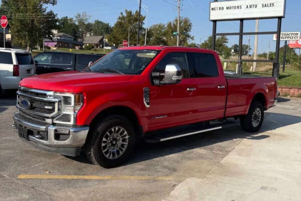2022 Ford F-350 Lariat photo 1