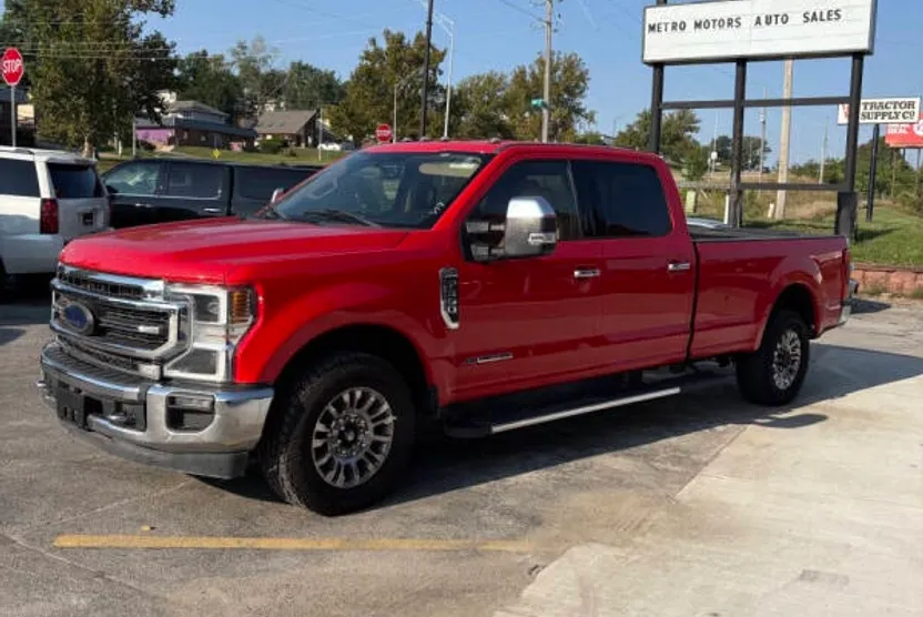 2022 Ford F-350 Lariat photo 1