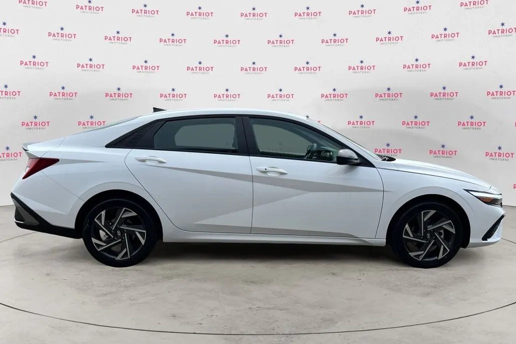 2025 Hyundai Elantra Hybrid SEL Sport photo 1