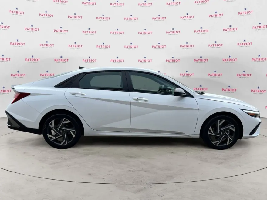 2025 Hyundai Elantra Hybrid SEL Sport photo 1