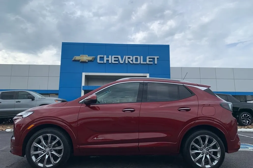 2024 Buick Encore GX Avenir photo 1