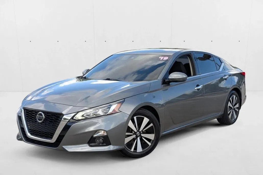 2019 Nissan Altima 2.5 SV photo 1