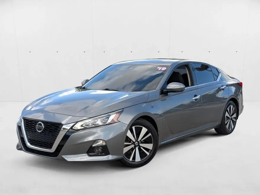 2019 Nissan Altima 2.5 SV photo 1