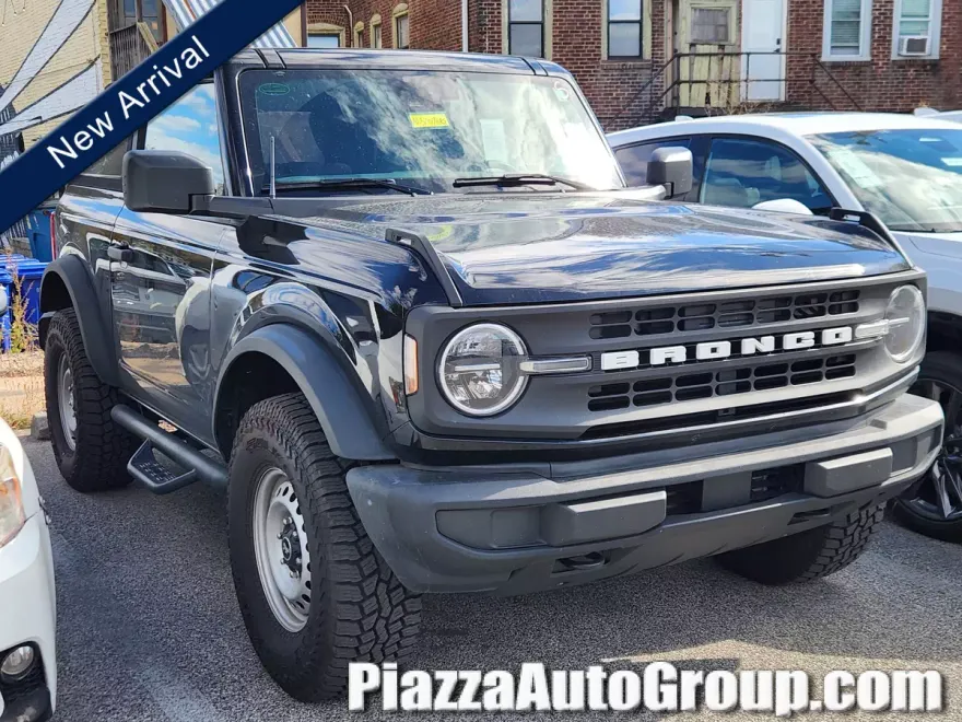2023 Ford Bronco Base photo 1