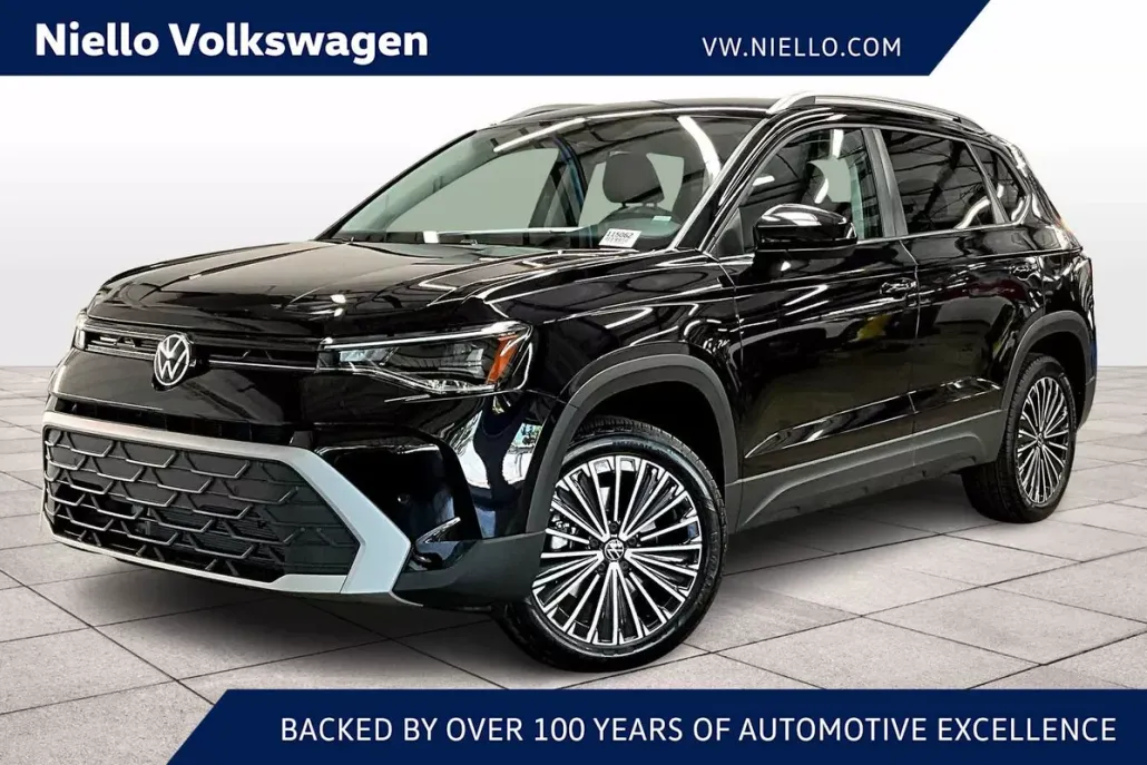 2025 Volkswagen Taos SE photo 1