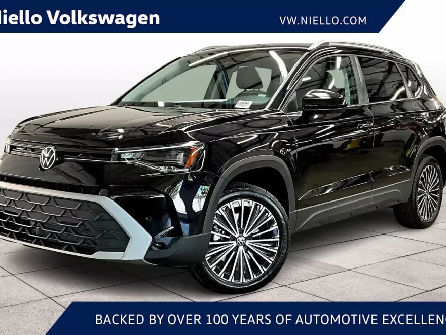 2025 Volkswagen Taos SE photo 1