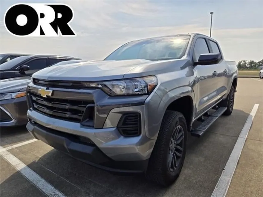 2024 Chevrolet Colorado LT photo 1