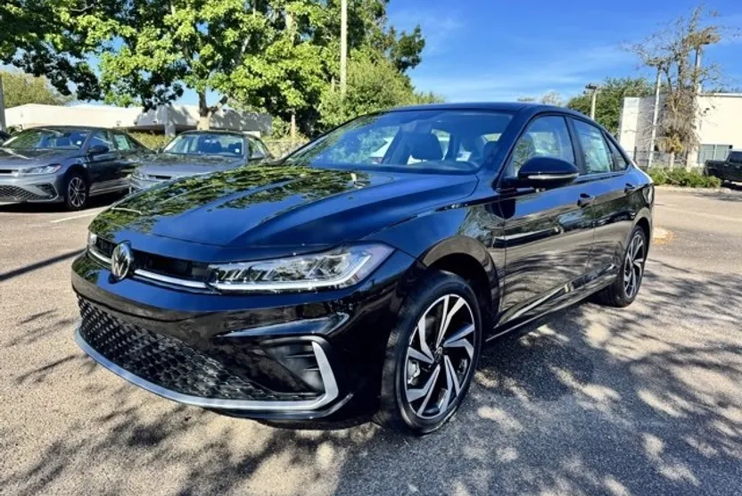 2025 Volkswagen Jetta SEL photo 1