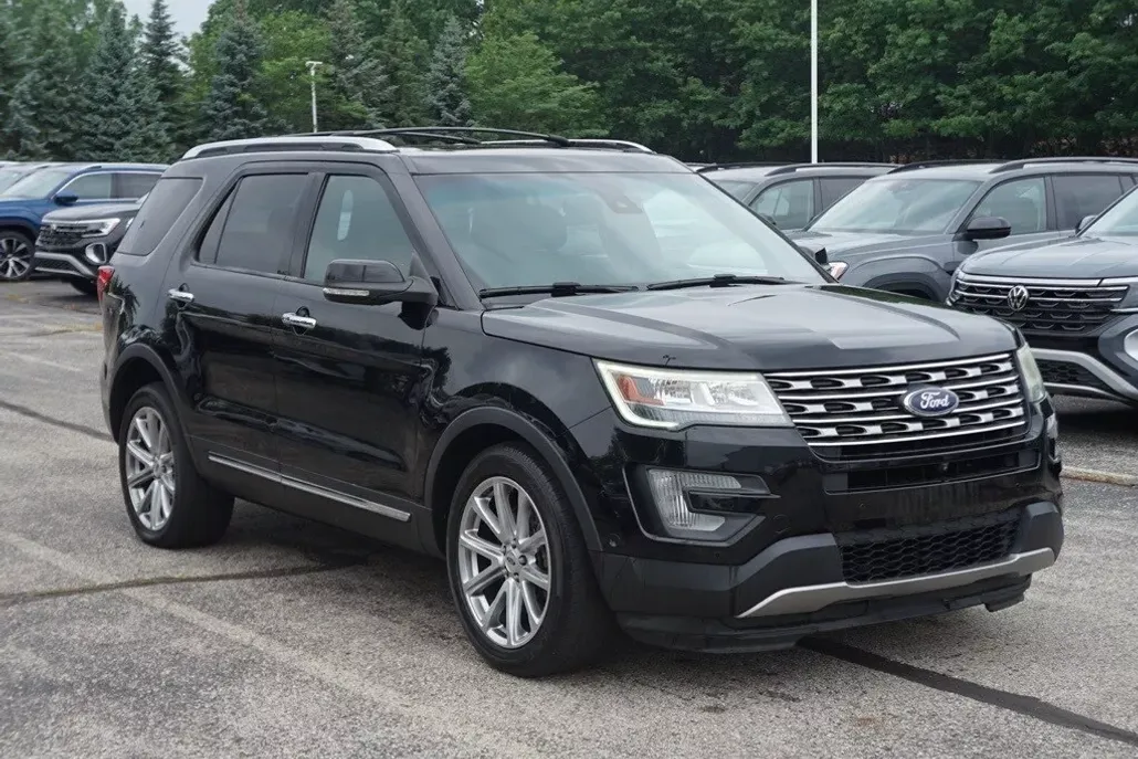 2017 Ford Explorer Limited photo 1