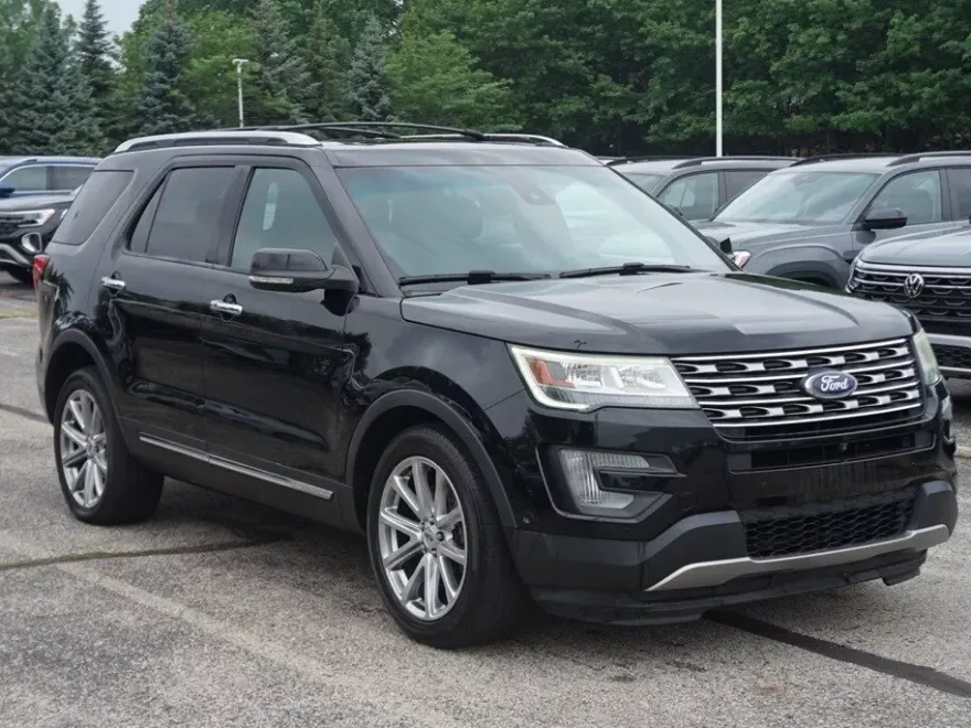 2017 Ford Explorer Limited photo 1