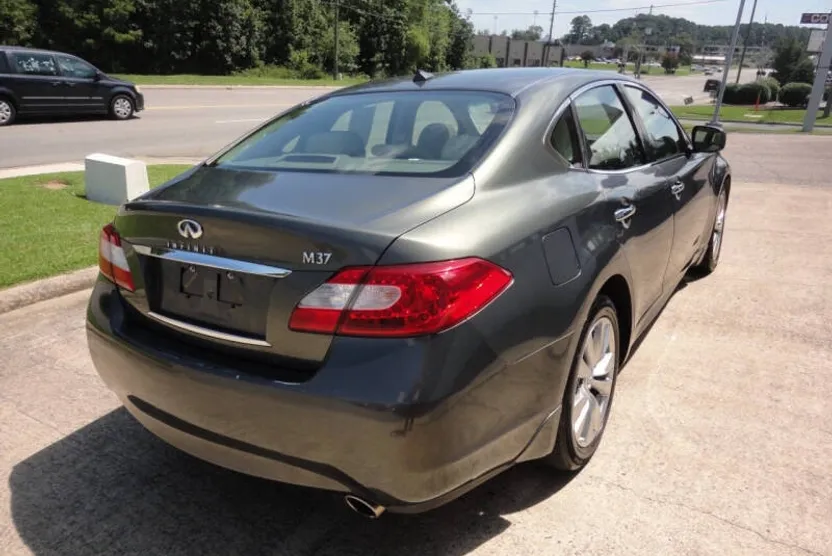 2012 Infiniti M37 photo 1