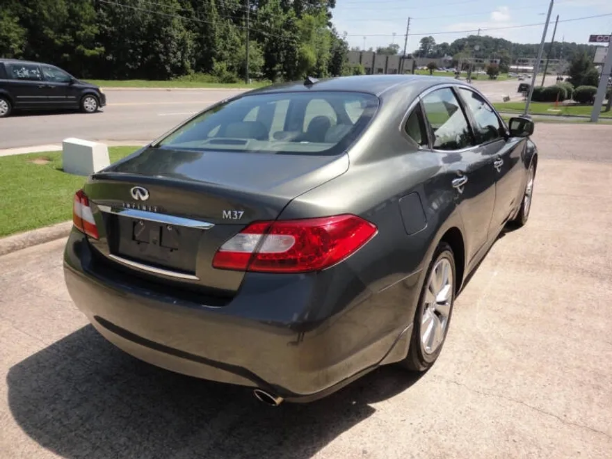 2012 Infiniti M37 photo 1